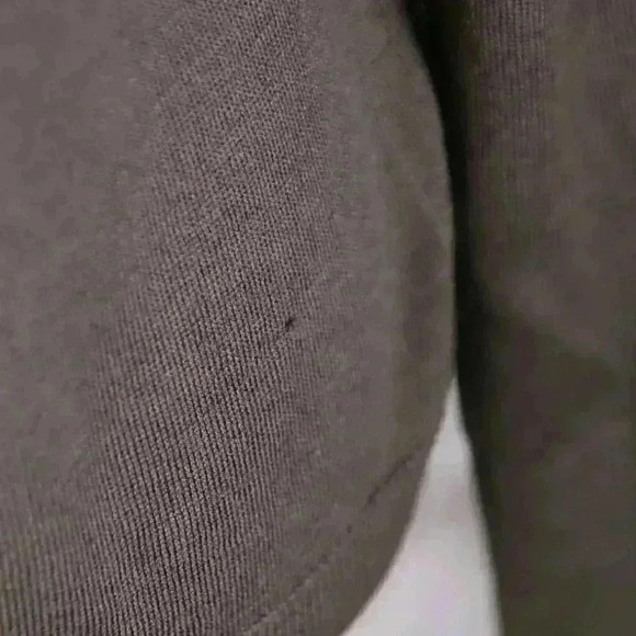 UniQlo brown Pure New Wool V Neck Sweater Size M Women's - Picture 6 of 6